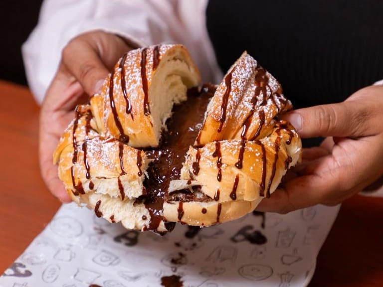 CROISSANT CHOCOLATE (Croissant Chocolate)