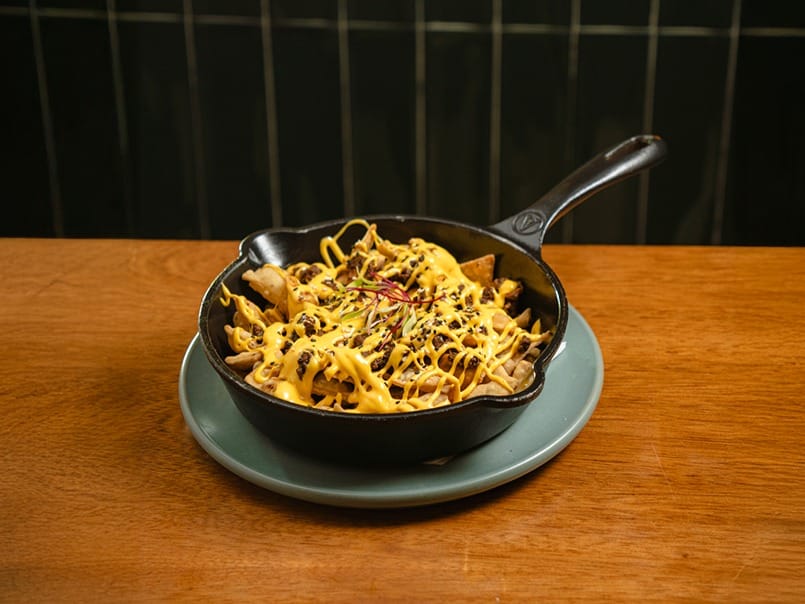 NACHOS EN SALSA DE QUESO