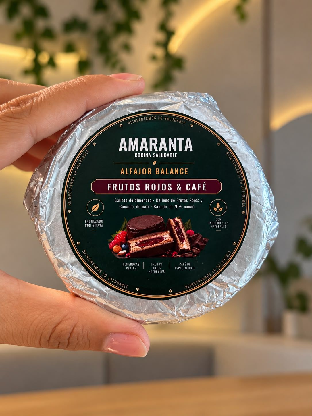 ALFAJOR DE FRUTOS ROJOS Y CAFÉ