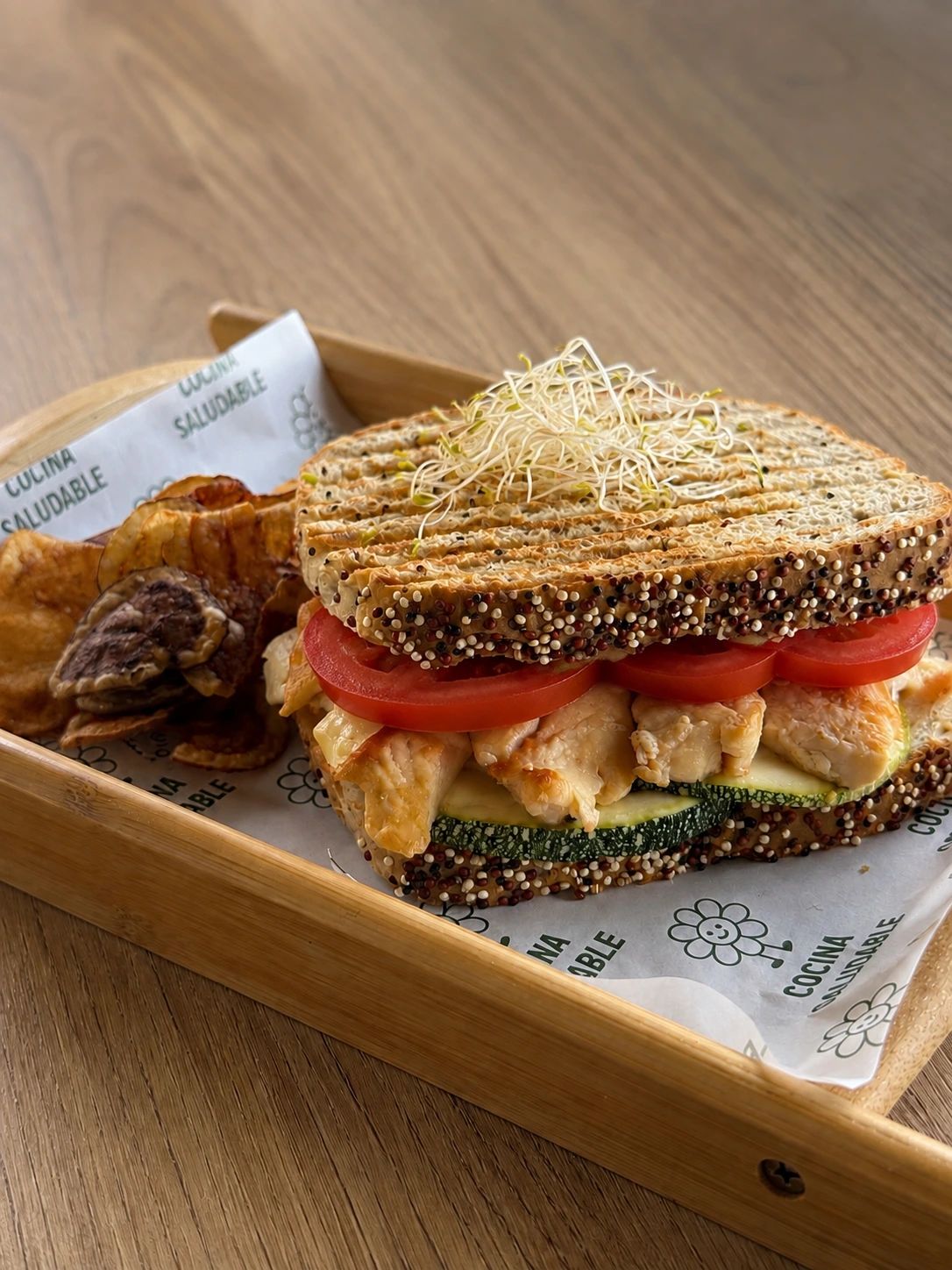 Sandwich Chicken and Cheese